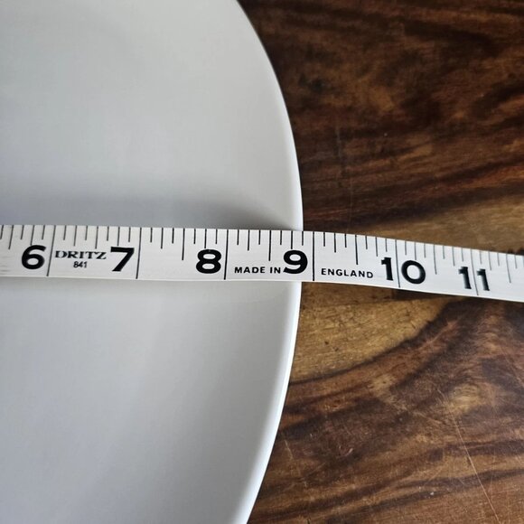 over and back Coupe Hand-Finished Stoneware Small 12" x 9" Oval Serving Platter - Picture 4 of 6